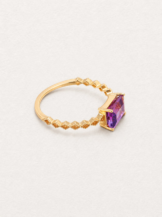 LUMERUNE Violet Amethyst Ring Princess-Cut — princess cut amethyst on a gold toned band