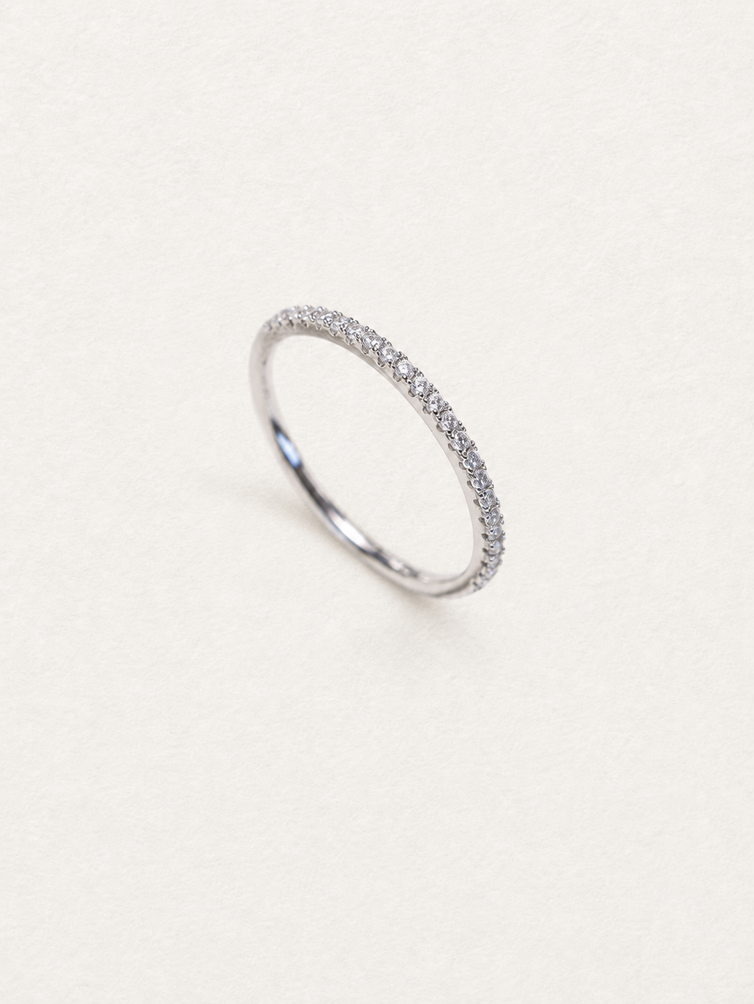 Starlight – Bague pavée de zircons blancs