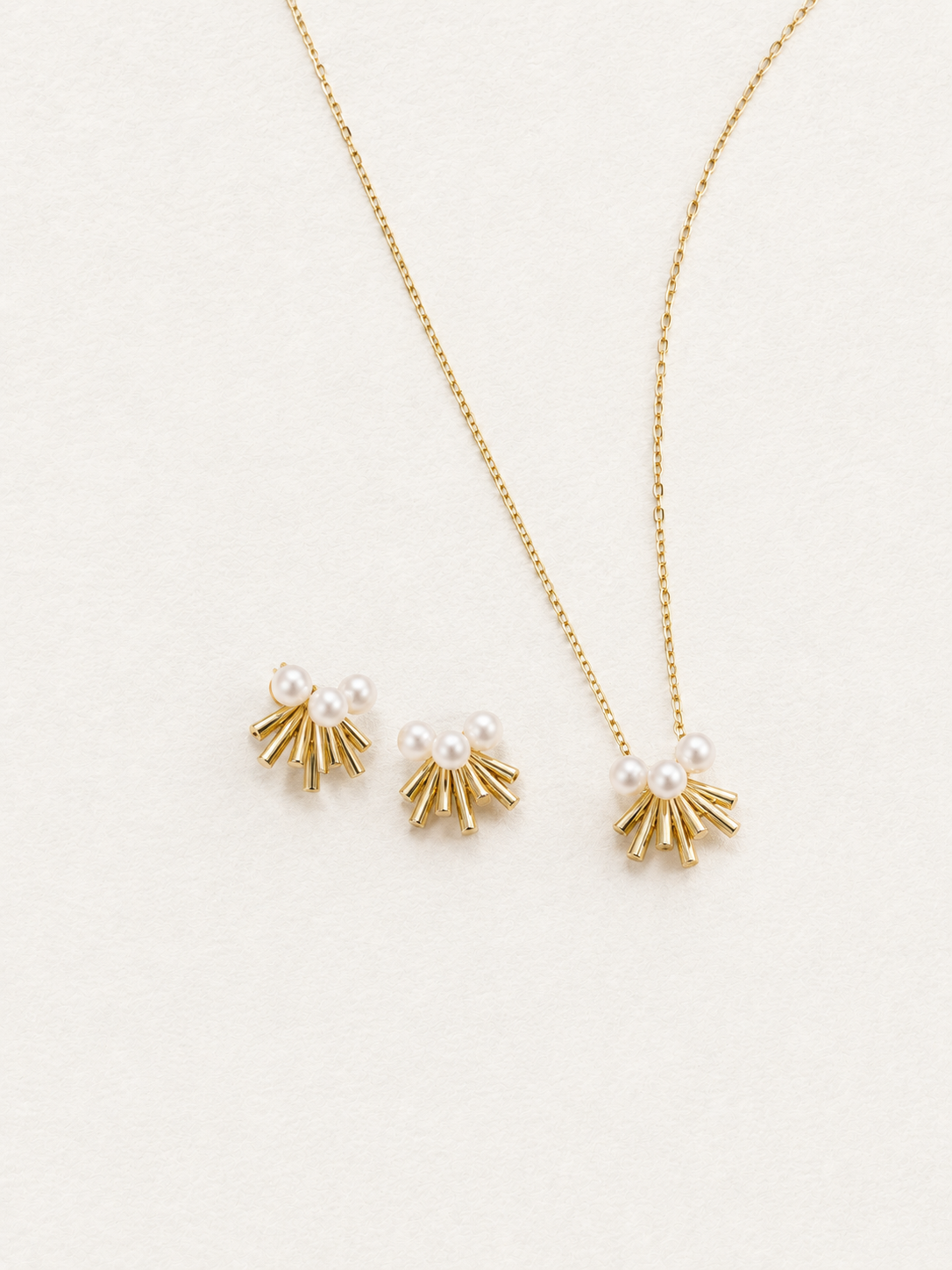 Bloom Pearl Necklace