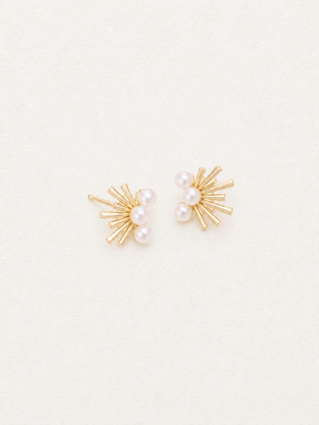 Bloom Pearl Stud Earrings