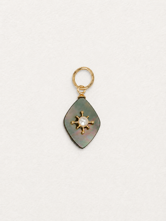 Diamond-Shaped Black Shell Pendant