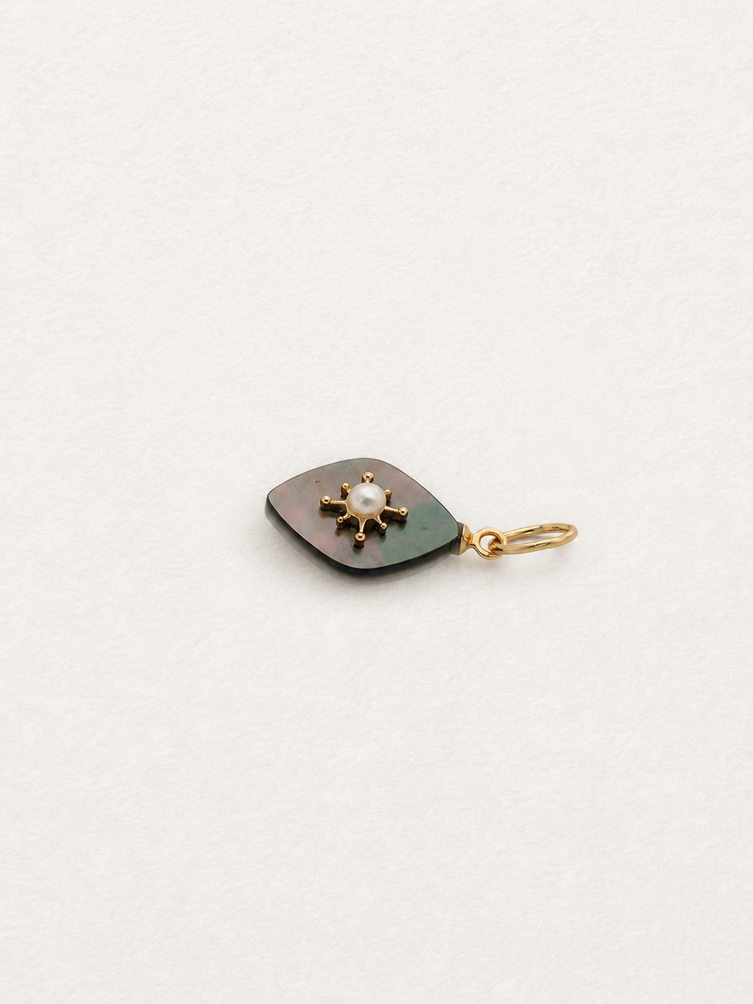 Diamond-Shaped Black Shell Pendant