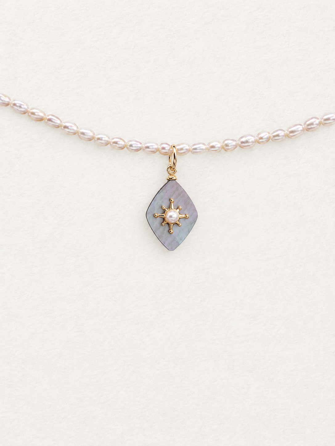 Diamond-Shaped Black Shell Pendant